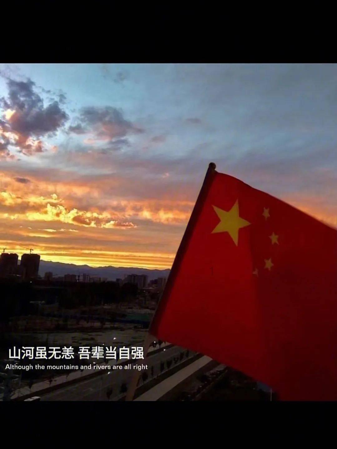 救援落湖男孩
